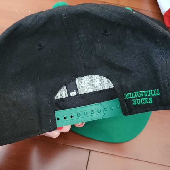 NBA Milwaukee Bucks Retro Bango Hat Set - Picture 2 of 3